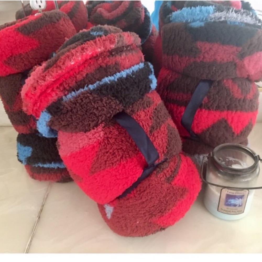 Aeropostale Fuzzy Southwest Sherpa Blanket